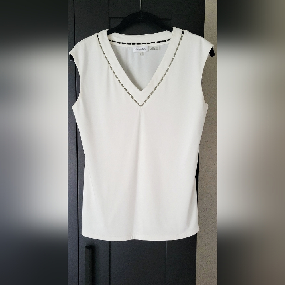 Elegant White Sleeveless Top